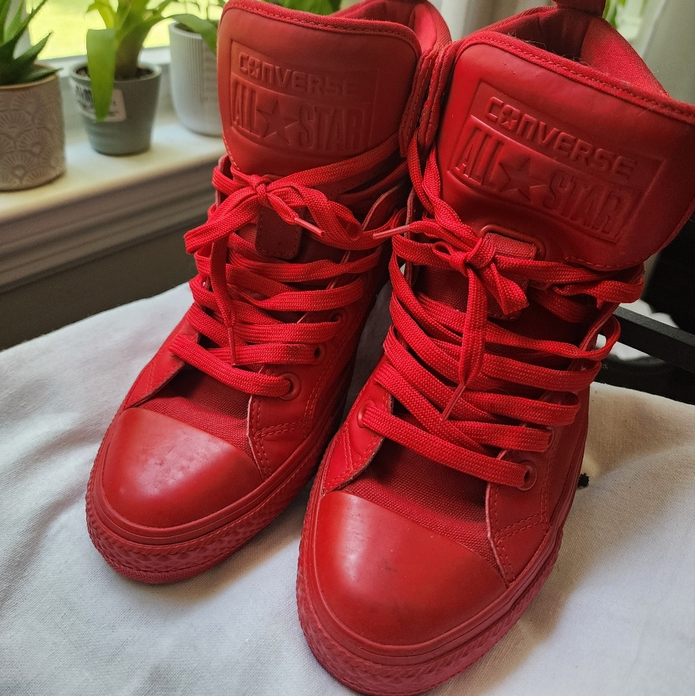 Converse men's size 8 - red